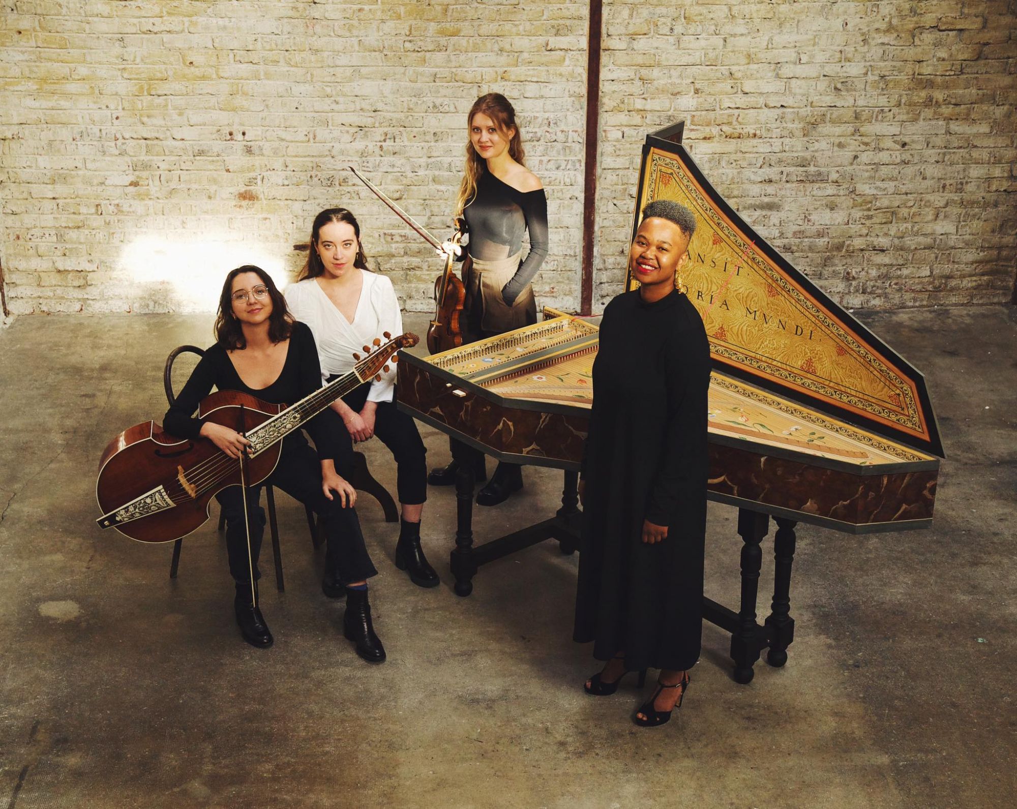 Expats, Tea Time et  Country Dances